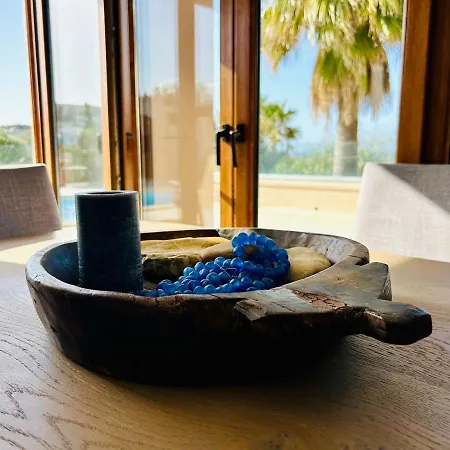 Kiki's Seaview